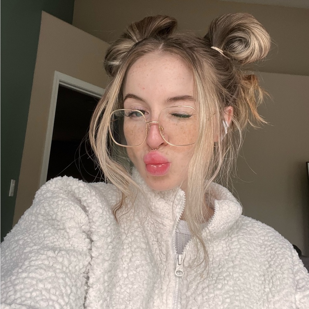 Meet your Posher, Shannon